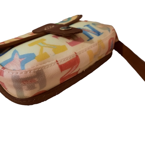 🔥🔥Dooney & Bourke Wristlet with Fun Graffiti Style Writing - Picture 5 of 9